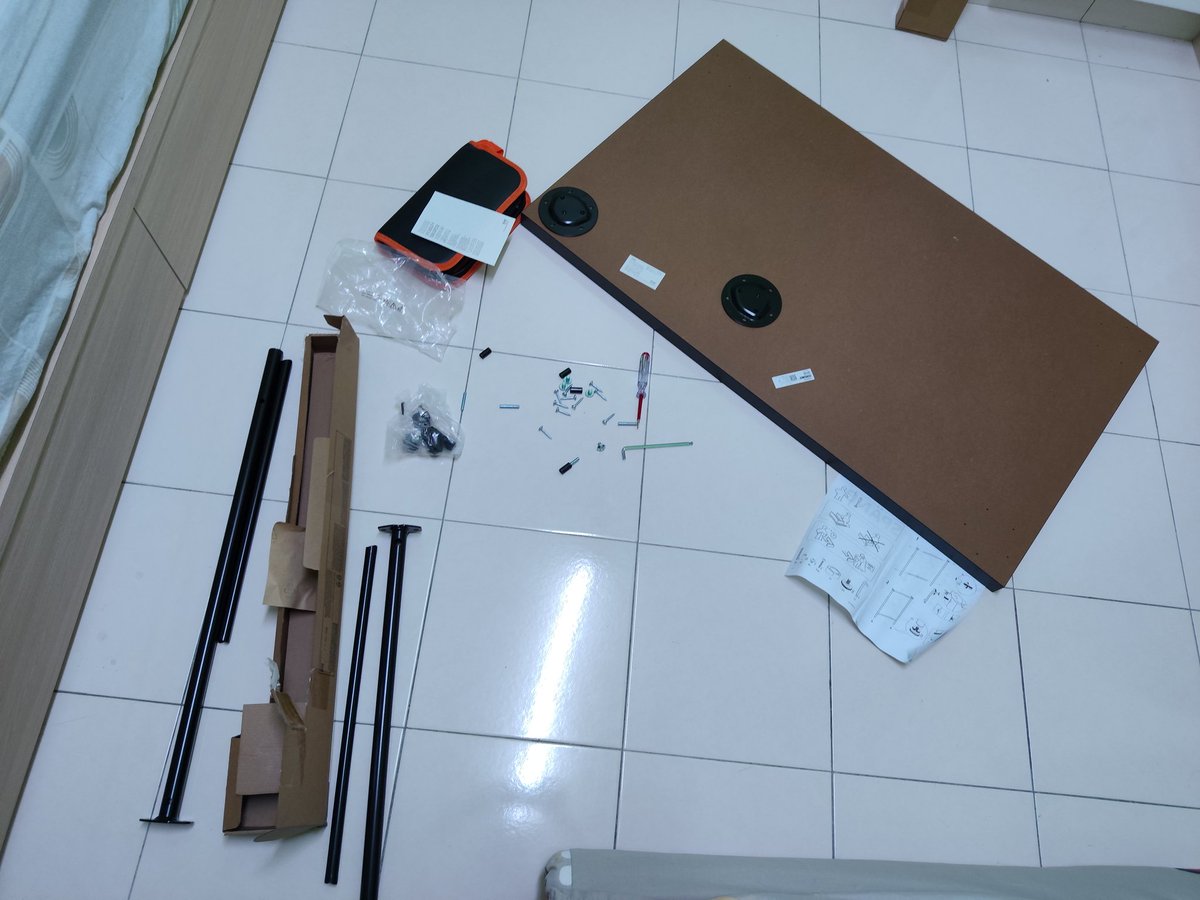 Kevin0Kekw's tweet photo. Lowkey forgot to post this yesterday but I bought my first IKEA stuff and assemble it :D

Shi was kinda fun ngl https://t.co/MEbdHt9X51