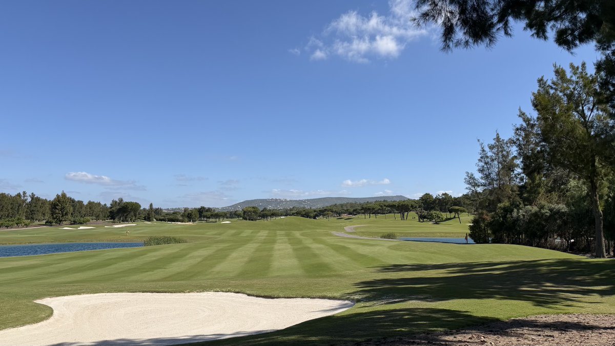 EwanO's tweet photo. Homeward bound now, after a few glorious days, golfing in Portugal https://t.co/bAoxsFxxPA