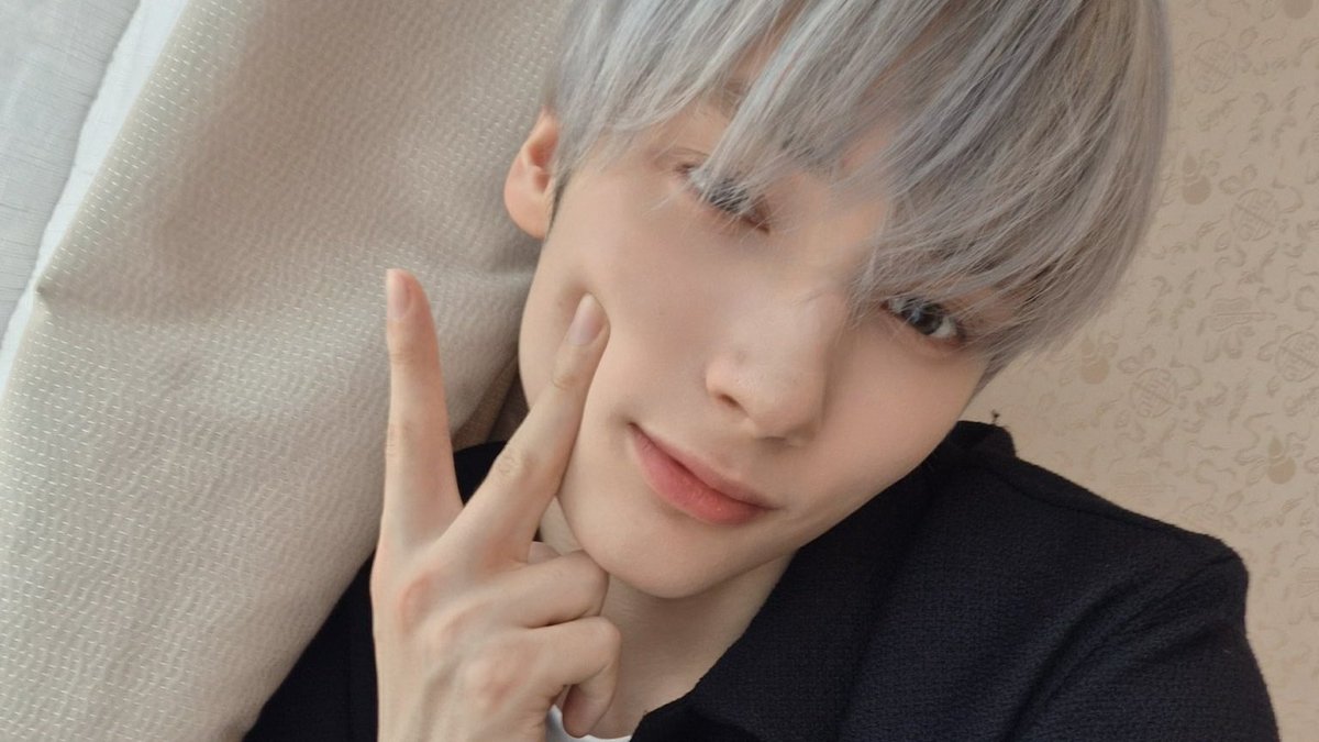 ݁ tweet media