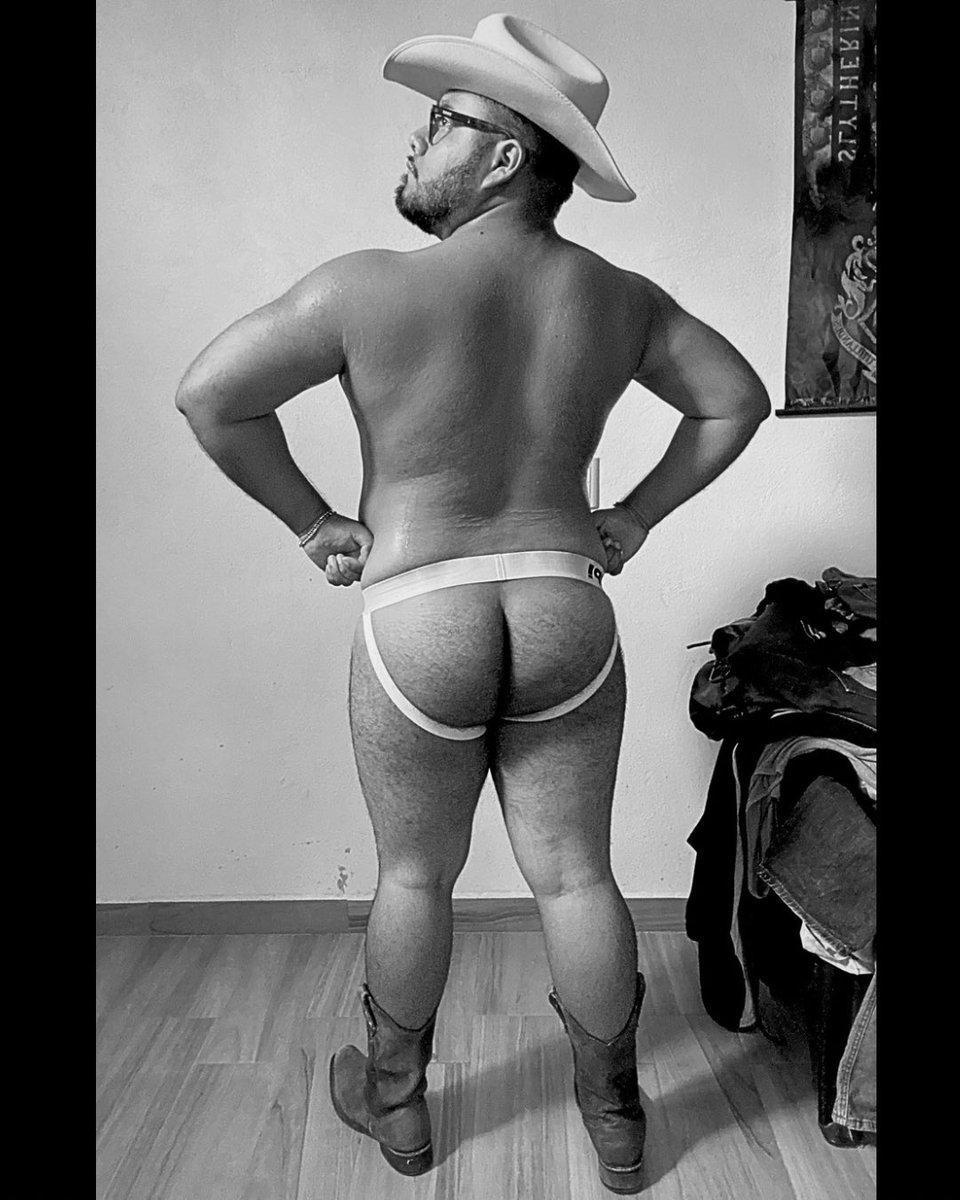 DannielGGarcia's tweet photo. Buenos días ☀️ 
#bigboy #barbon #mexicano #OnlyFansBear #suspensorio #norteño #vaquero 

Síganme en Instagram @danielggarciaon https://t.co/fkFTuOjo1E