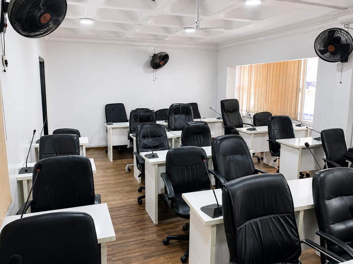 disctechhub's tweet photo. Booking a professional space in Abuja is now as simple as visiting a link.
Reserve the Hub directly from our website.

22 seats, Constant power, AC, Projector and PA system. 

Corporate trainings, Executive meetings, Workshops, &amp; Co-working.

Book now 👇
https://t.co/VAJPF6qrLQ https://t.co/vXWklLPkCz