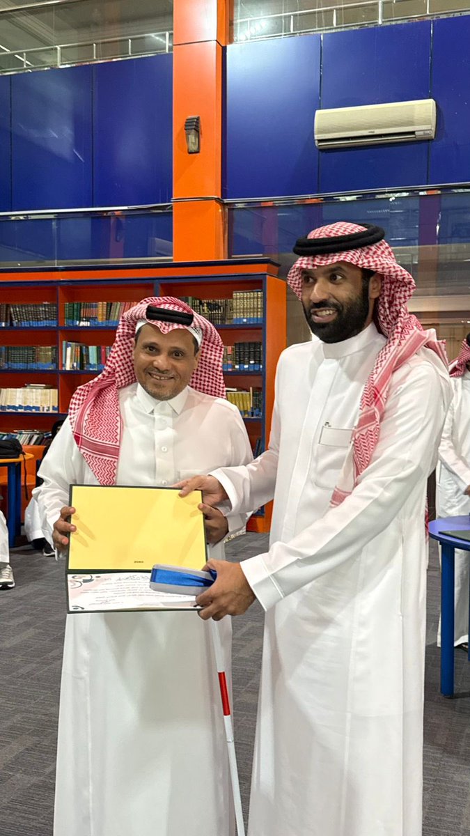1asirnews's tweet photo. تقديرًا لجهودهم العملية في أعمالٍ كُلّفوا بها باسم (النموذجية)؛ كرّمت إدارة المدارس النموذجية مجموعةً من منسوبيها، الذين شاركوا في لقاءات على مستوى تعليم عسير.
#صحيفة_عسير https://t.co/qgfd9uBPZI