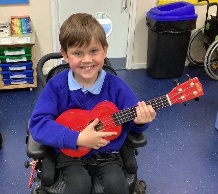 dean_primary's tweet photo. Year 3 are loving their Ukulele lessons with our specialist teacher from Calderdale Music! They’ve been working so hard learning the F and C chords and are doing brilliantly playing (and singing!) “Ho Hey” and “Reggae-lele” @FriendsOfCM  #MusicInSchools #Ukulele https://t.co/Om0Ibg7ZRg
