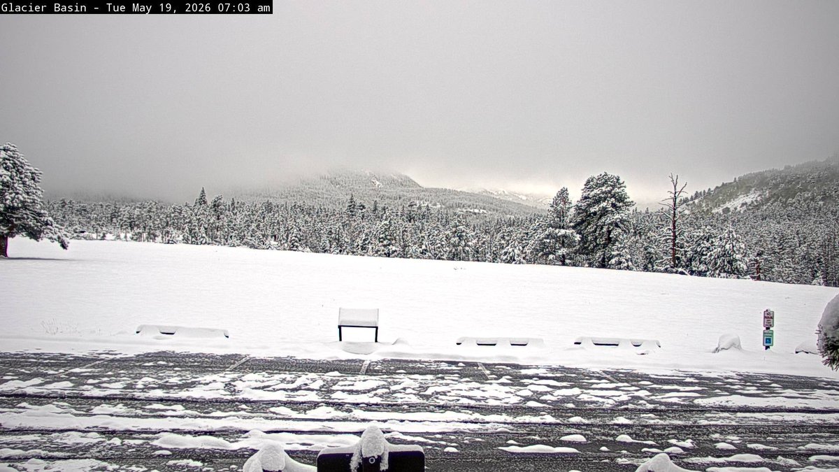 BianchiWeather's tweet photo. A fresh blanket of May 19th snow in the mountains this morning! @LovelandSkiArea and @RockyNPS below:

#COwx https://t.co/tQYmZ8Hr1S