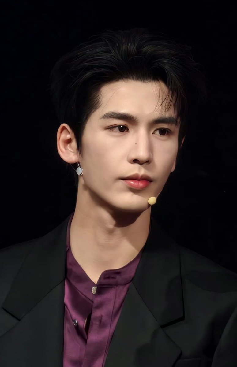 SPhinic22359's tweet photo. ใบหน้าทรงอำนาจสุดๆๆๆ🫠🫠🫠
#จางหลิงเฮ่อ 
#zhanglinghe
Cr.ในรูป https://t.co/Eq7PmBkN9R