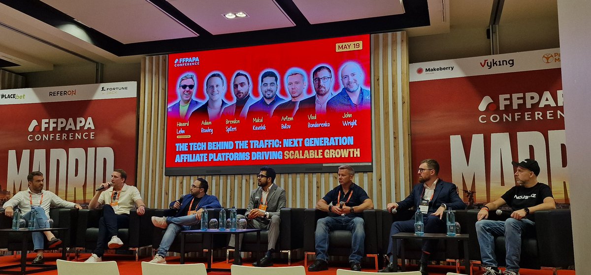 coingambling_'s tweet photo. AffPapa Awards 2026 is underway 🎉

The CoinGambling team is live from the conference floor, meeting partners and waiting for the final results 📸

Thanks to everyone supporting us ❤️

#AffPapa #iGaming #AffiliateMarketing https://t.co/IbixwIk6rM