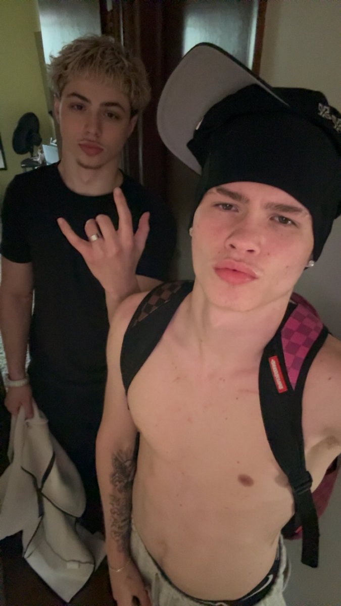 Whiteboyjdd tweet media