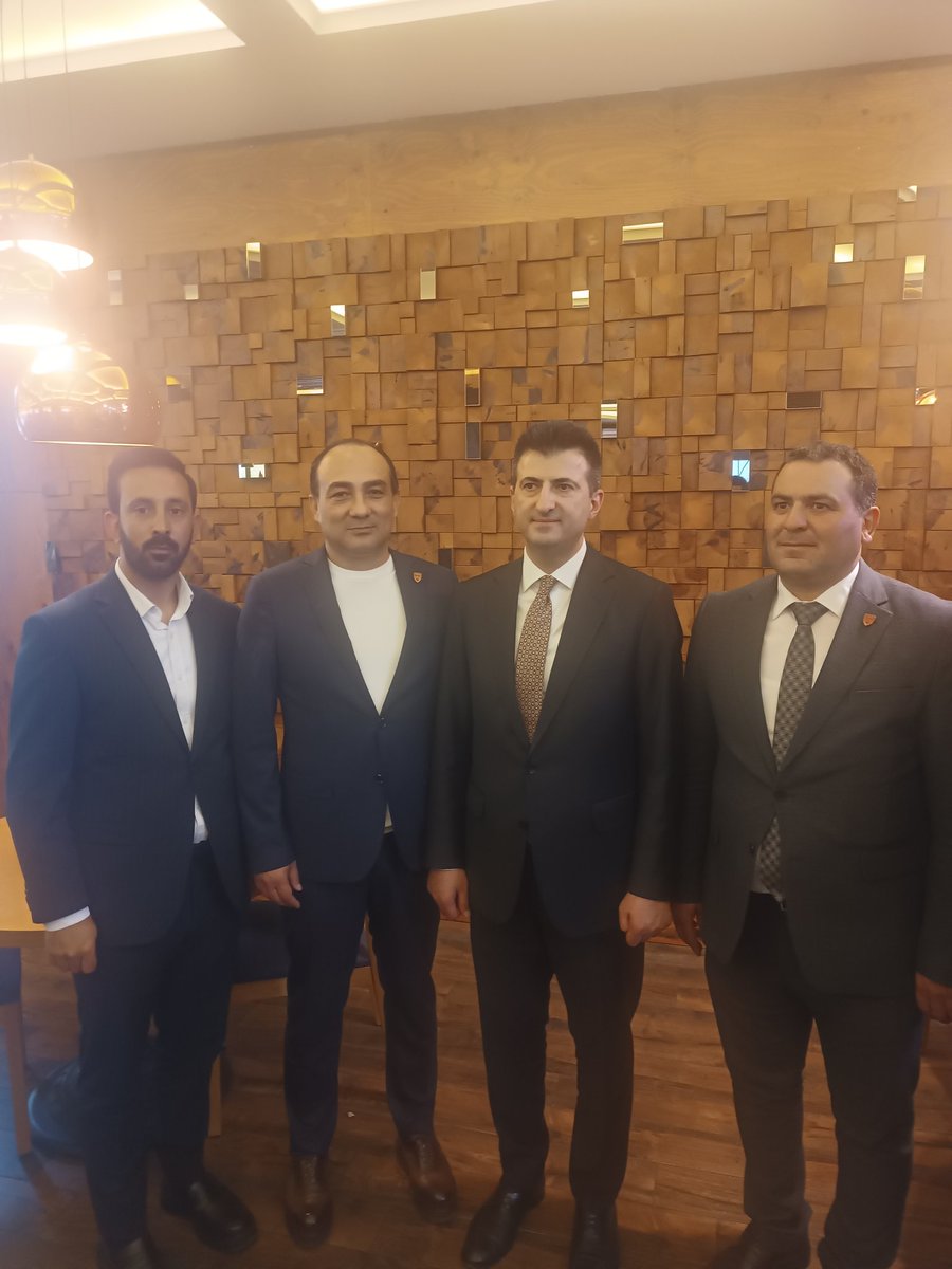 Kafkas_001's tweet photo. @celebimehmeta @RTErdogan Yeni görevinizde başarılar dilerim, Komutanım https://t.co/21syjH9KlB
