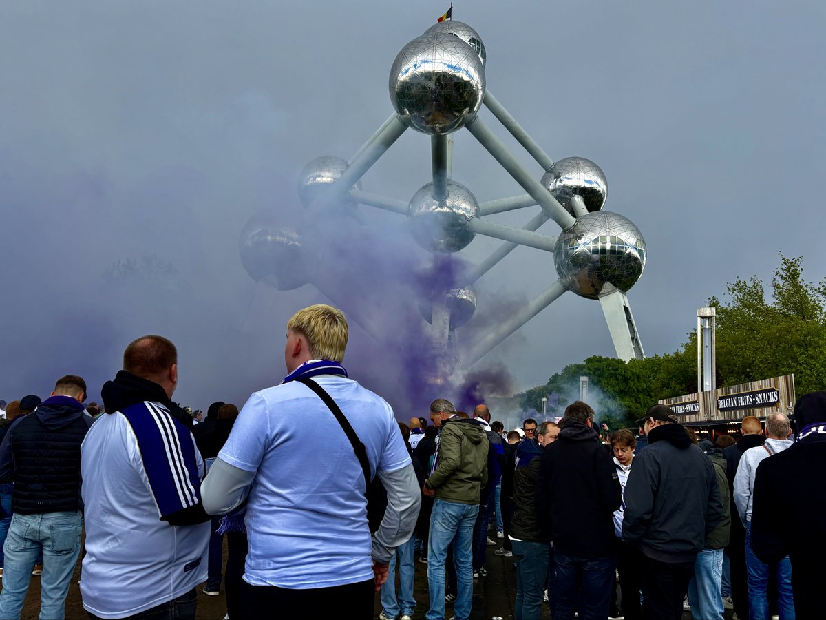 rwilkowski1's tweet photo. Anderlecht’s ultras turned the grey Brussels sky purple with hope and non-stop pyro for the first-ever all-Brussels Cup Final at the Heysel last week. 🟣🧨 

120 minutes of drama later, the cup went home with city rivals Union. 🏆 https://t.co/pdT5B3q5rm