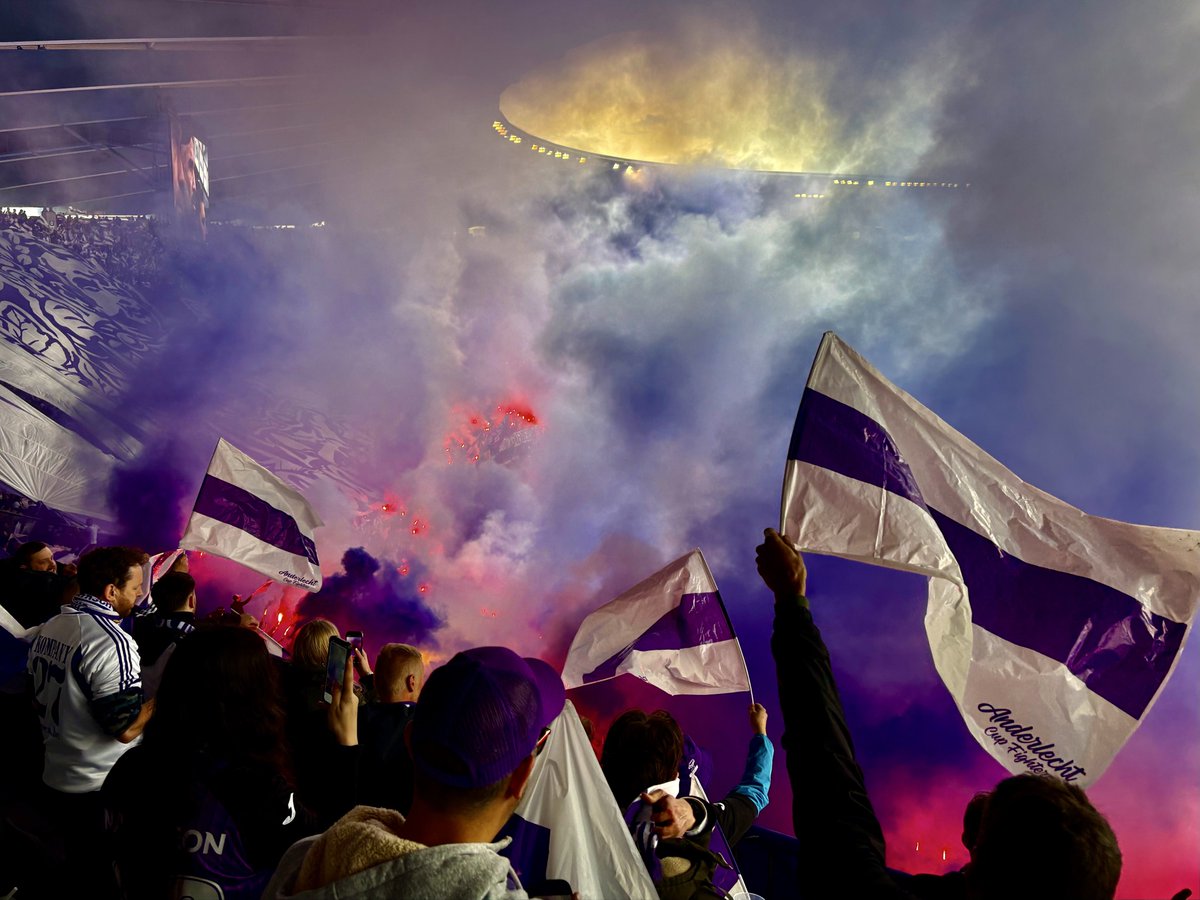 rwilkowski1's tweet photo. Anderlecht’s ultras turned the grey Brussels sky purple with hope and non-stop pyro for the first-ever all-Brussels Cup Final at the Heysel last week. 🟣🧨 

120 minutes of drama later, the cup went home with city rivals Union. 🏆 https://t.co/pdT5B3q5rm