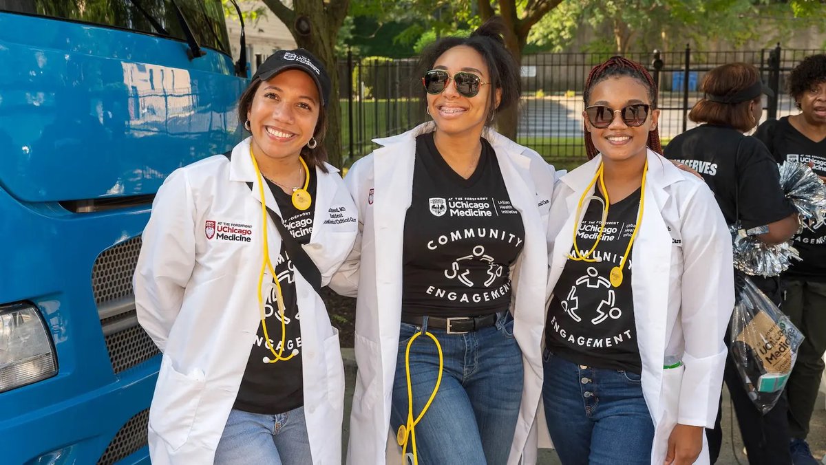 UChiEngagement's tweet photo. @UChicagoMed invested more than $971 million in programs and services that support healthier communities on Chicago’s South Side in fiscal year 2025.

Read the newly-released Community Benefit Report: https://t.co/rRdnKQ2XiV https://t.co/PFIIk7U1hW