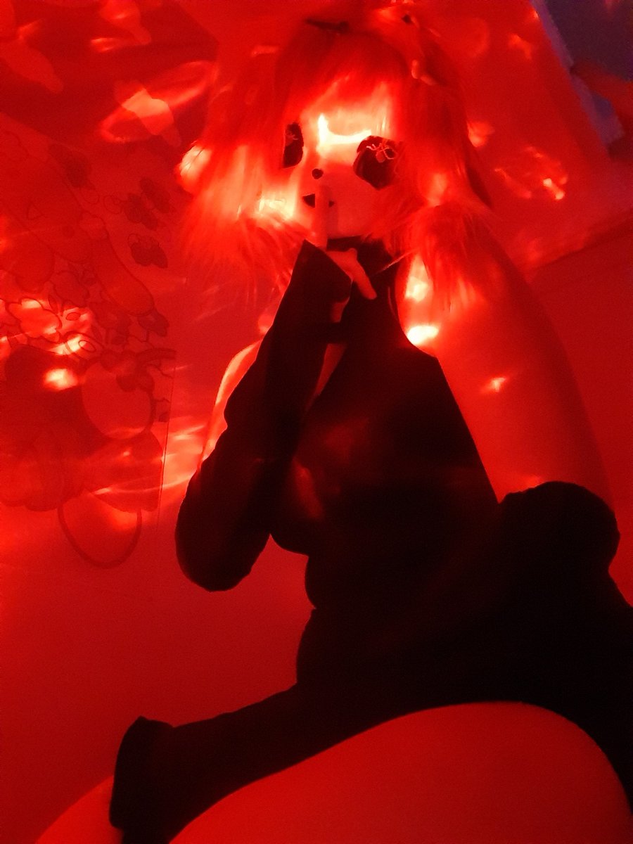 Miss_PinkPaws's tweet photo. Such a calm night ♡

#furry #fursuit https://t.co/UZjnnJA7Na