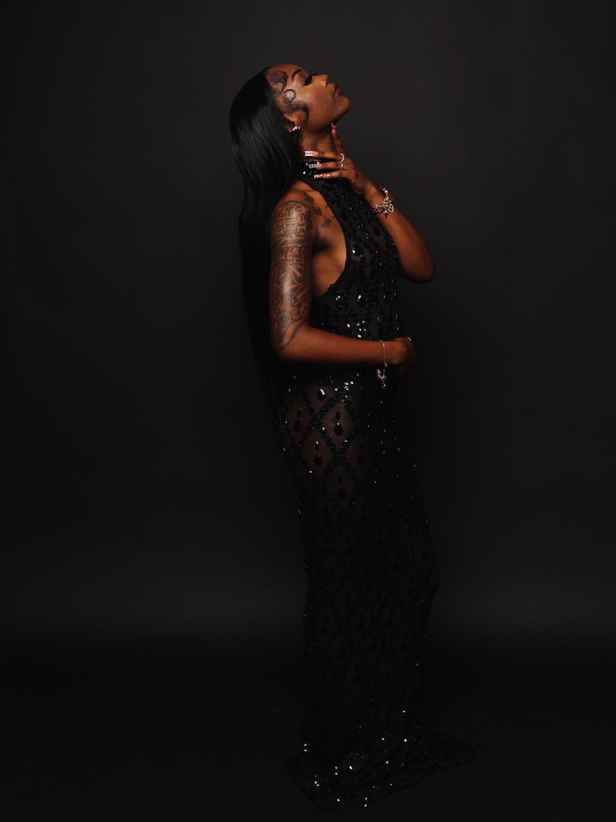 jasmyneriyah's tweet photo. im da birthday #21 🥂 https://t.co/d4Sb6v6Qq0