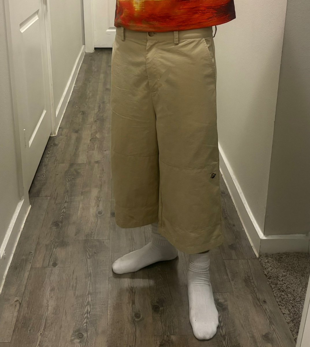 komcfly's tweet photo. jorts or pants ? 
0nefly on instagram 
onef1y on tiktok https://t.co/dw9n1YdEuZ