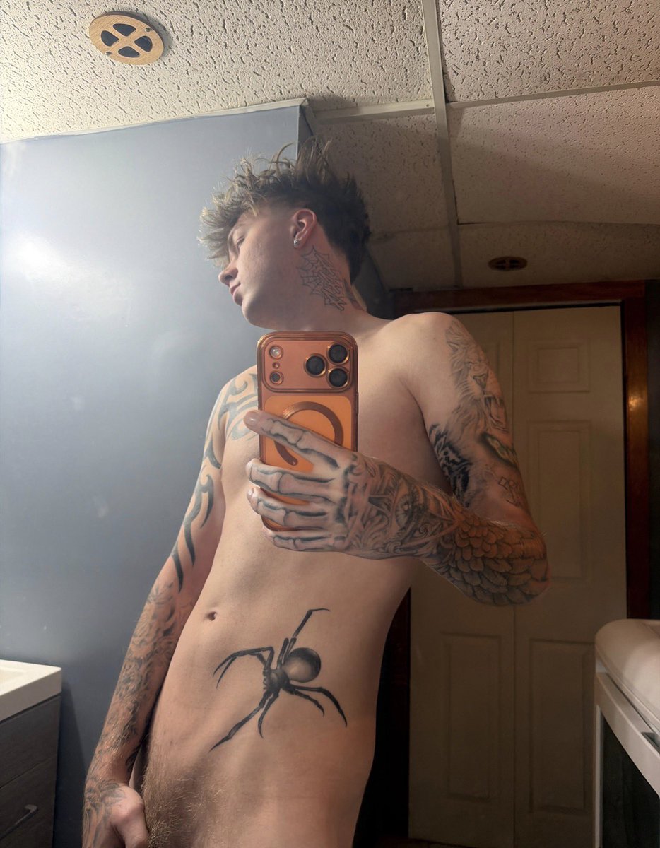 aydenwildin's tweet photo. RT IF U LIKE IT WITH A BUSH😈 https://t.co/BKA737w7Ty