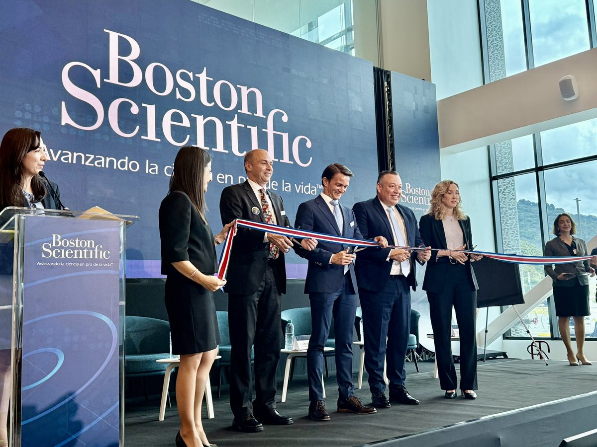 marioredondo's tweet photo. #BuenasNoticias: Hoy se inauguró en Cartago, Zona Franca La Lima, la nueva planta de última generación de Boston Scientifics.
51.000 metros cuadrados de construcción con alrededor de 1.000 empleados. 
Agradecemos sigan creciendo en Cartago y generando empleos de calidad. https://t.co/FBkHNGHRuD