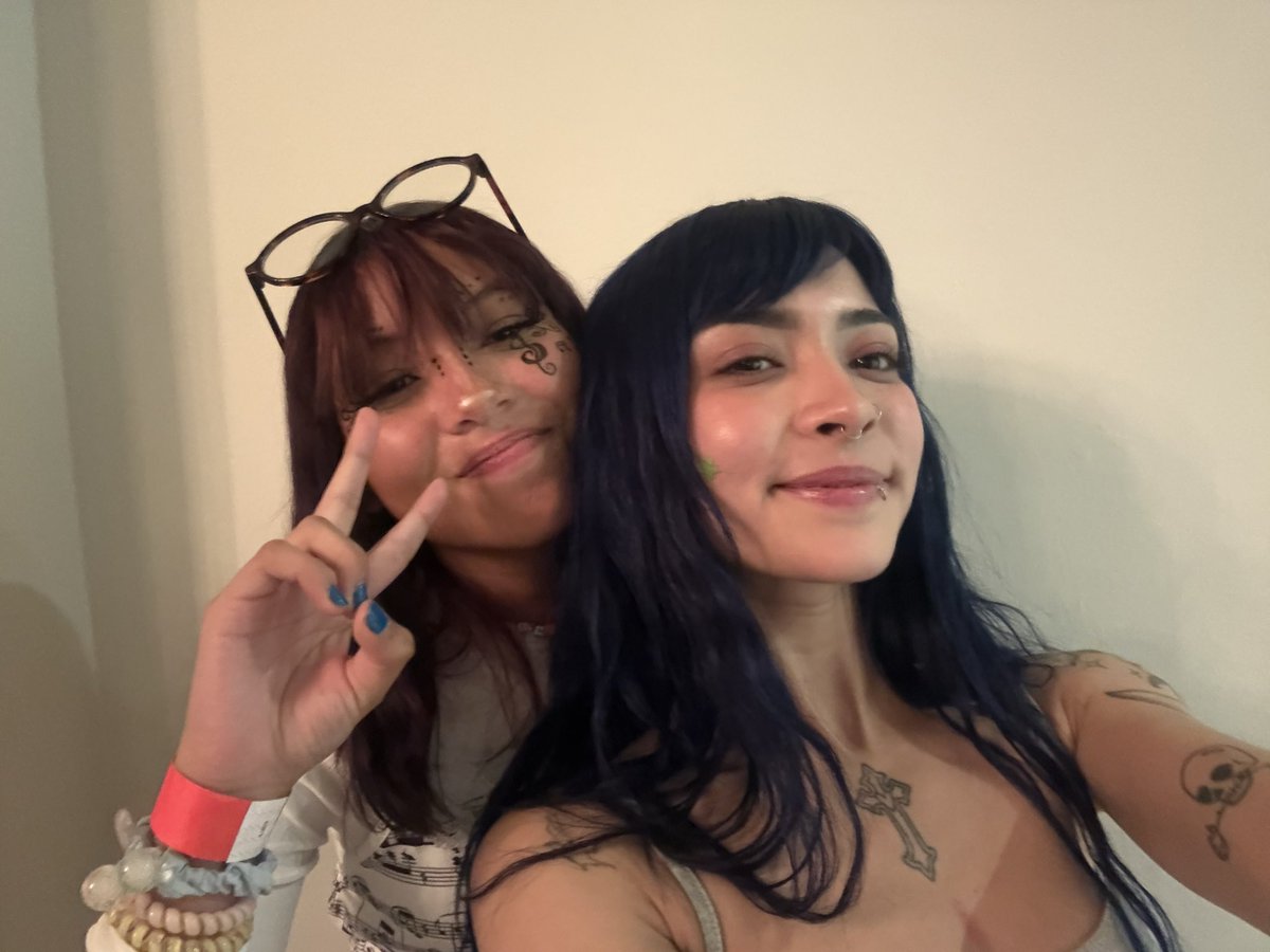 Miatkmmmm's tweet photo. @izatkmmm te amo https://t.co/3Mz7BsqP4e