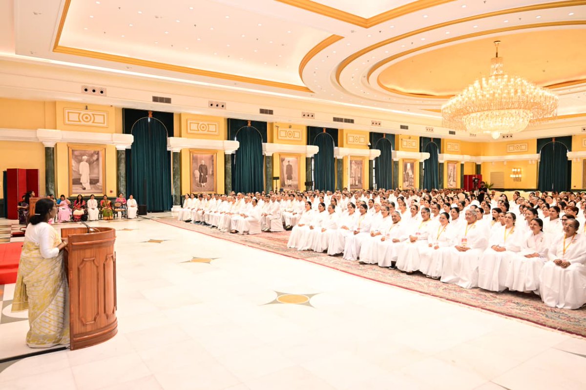BrahmaKumaris's tweet photo. Heartfelt gratitude to the Hon’ble President for appreciating the contributions of Brahma Kumaris towards peace, spiritual empowerment, and value-based living.
#BrahmaKumaris #RashtrapatiBhavan #PresidentOfIndia #SocialServiceWing #SpARC #AccountsAndFinance #Spirituality #NationBuilding #OmShanti