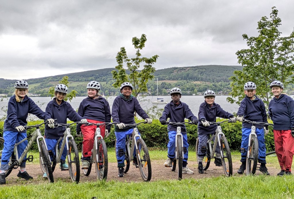 BlairvadachAndy's tweet photo. Day 2 with @StRoseOfLimaPS with an action packed day of #climbing ,a whirlwind tour of our Lab, then an afternoon's mega #MTB session!
Great to see these guys really push their #comfortzones and realize they can do way more than they think! 💪
@BlairvadachOEC
#StRoseOfLimaBV26 https://t.co/tT0W60XyPS