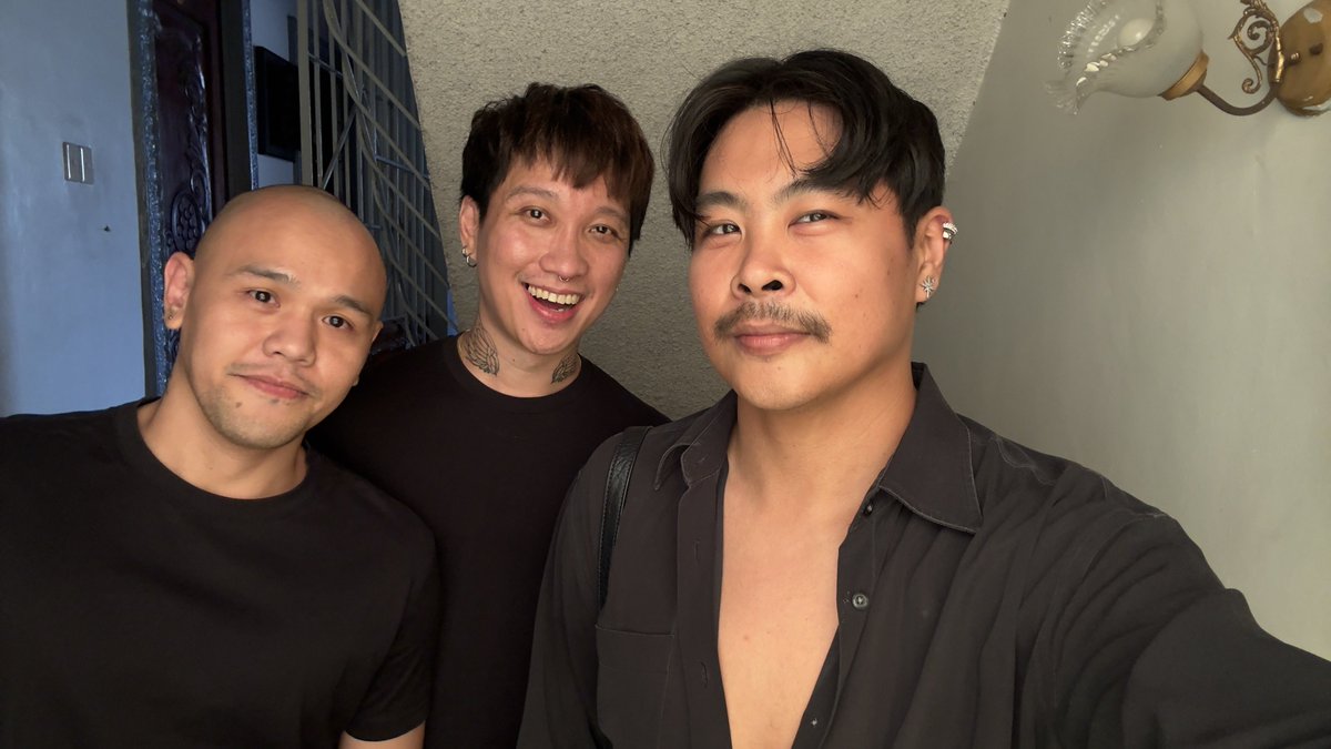 HamViloria's tweet photo. You just cant go wrong when you’re wearing black. @JustEdd2140 @Emorenoflash https://t.co/keJpbxBKAC