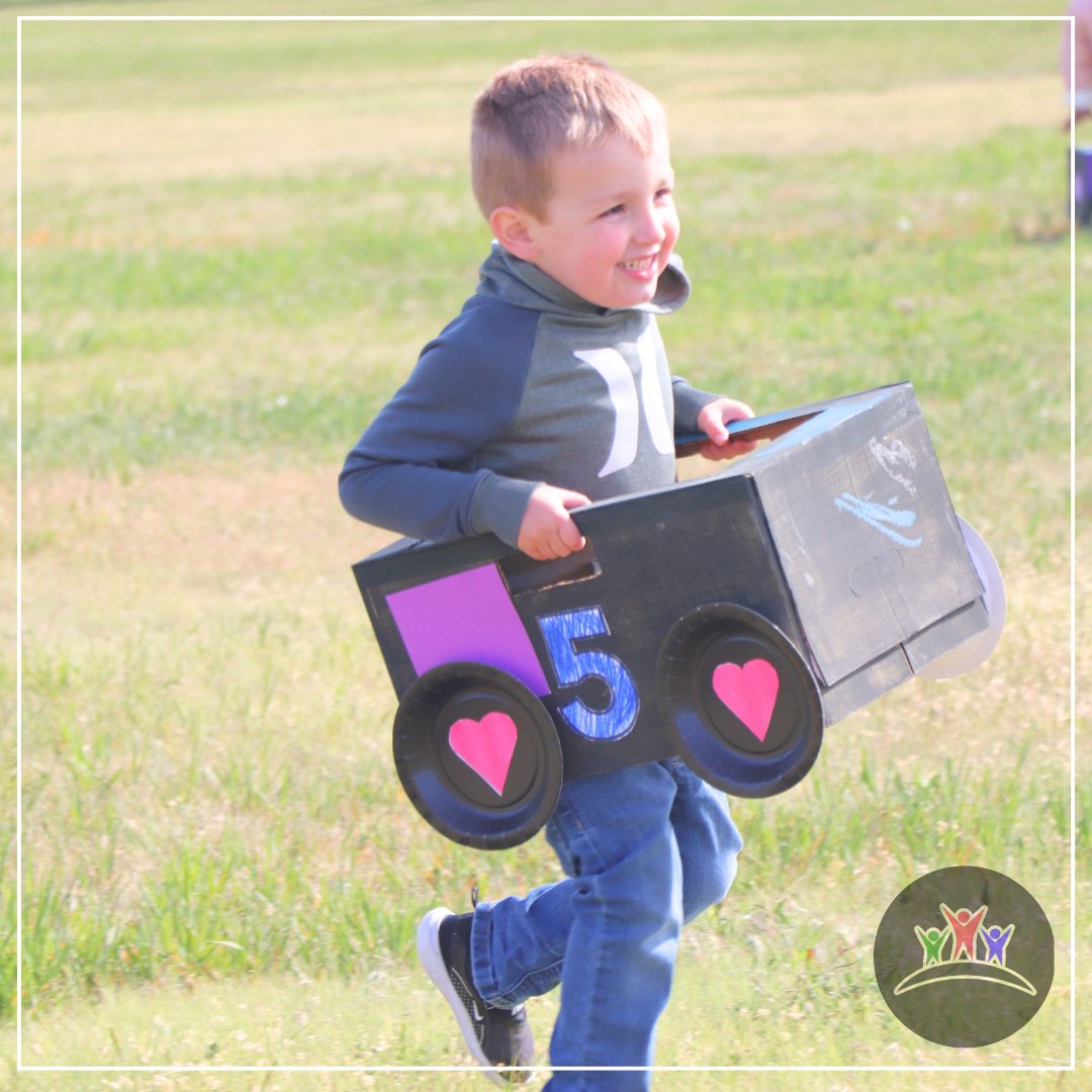 hays489's tweet photo. Start your engines!  Our Early Childhood racers put their creativity and speed to the test as they zoomed into fun with their homemade race cars. From colorful designs to exciting finishes, these young drivers showed off big imagination and even bigger smiles! https://t.co/BZIa5iL9ff