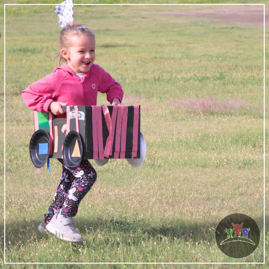 hays489's tweet photo. Start your engines!  Our Early Childhood racers put their creativity and speed to the test as they zoomed into fun with their homemade race cars. From colorful designs to exciting finishes, these young drivers showed off big imagination and even bigger smiles! https://t.co/BZIa5iL9ff