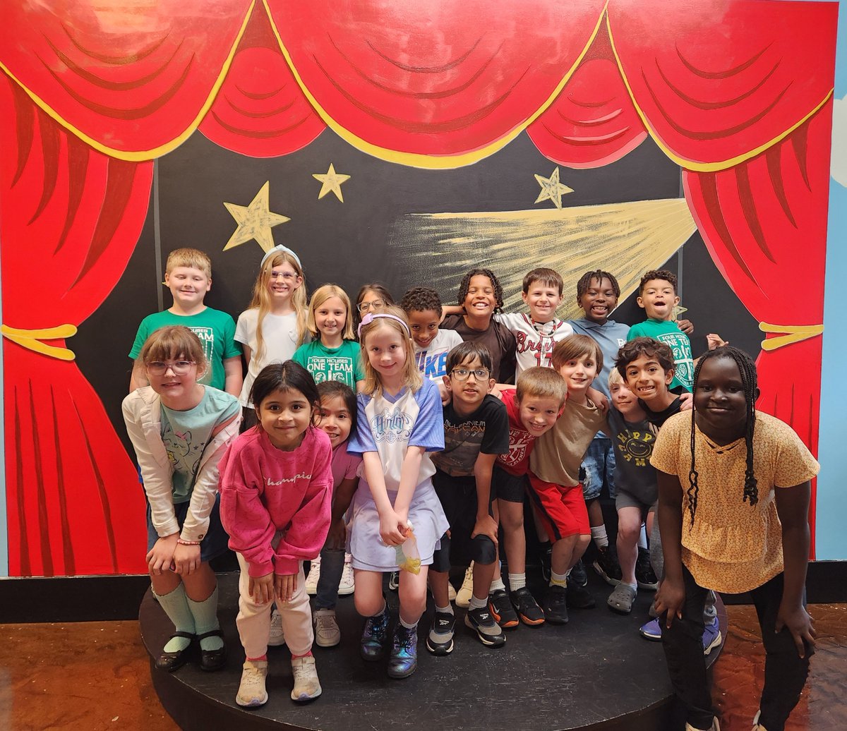 MrsMaynard1st's tweet photo. These kids made us so proud today at the Nashville Children's Theater! @ChristianaES1 https://t.co/Te9UvuU3Zg