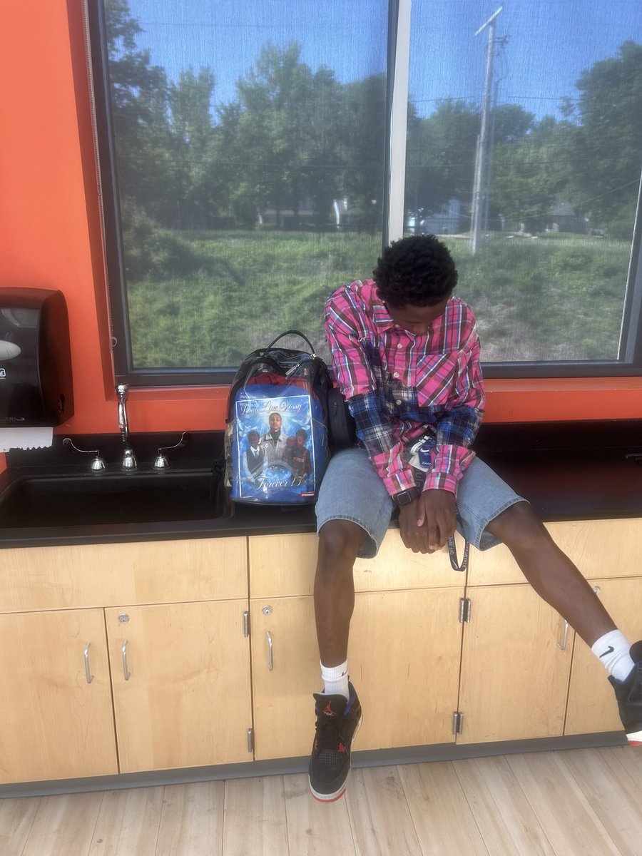 ree_da_mann2's tweet photo. #LLV #VOSSYWORLD It’s forever long live vossy 💙🕊️ https://t.co/BxByTV5nWh