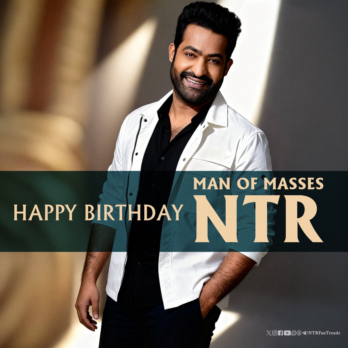 NTRFanTrends's tweet photo. The Screen Trembles When He Arrives,
Theatres Turn Into Festivals When He Roars 🐯🔥

Happy Birthday To The Pride Of Indian Cinema, THE GOD OF ACTING @tarak9999 Anna ❤️‍🔥

Love You Forever Anna 🙏

Jai NTR ✊🏻

#HappyBirthdayNTR https://t.co/xIfrJOPcBU