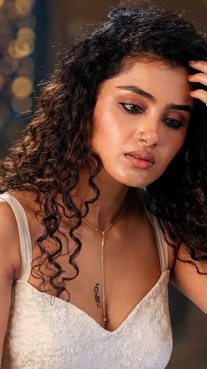 KrishhPeter's tweet photo. @gayulakhsmi You better surrender yourself to me or you're gonna face severe consequences.. I'll make your body red by my slaps 👋🏽🥵. https://t.co/G97Cx3qm4u