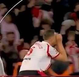 IanGabelli's tweet photo. Looking for Wembley https://t.co/myX3SELoSv