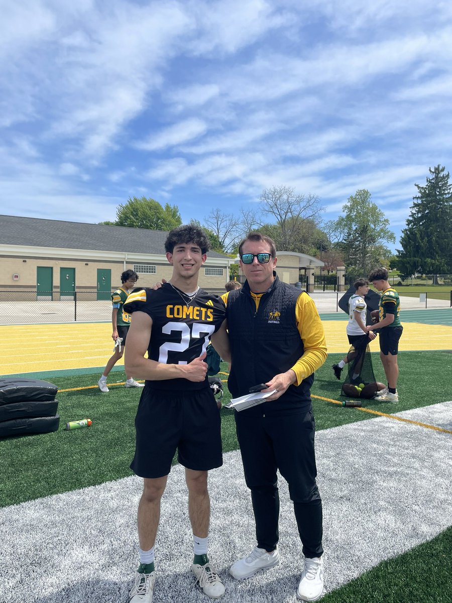 BottomleeBrody's tweet photo. @Ott_Football @AdrianCollegeFB @AmherstFootball Just wanted to say thank you too all the college coaches that came out to Amherst Comets Combine last week! Big thanks to the Otterbein and Adrian coaches that come up to me after the combine and talked to me! https://t.co/oSlGCtghJV