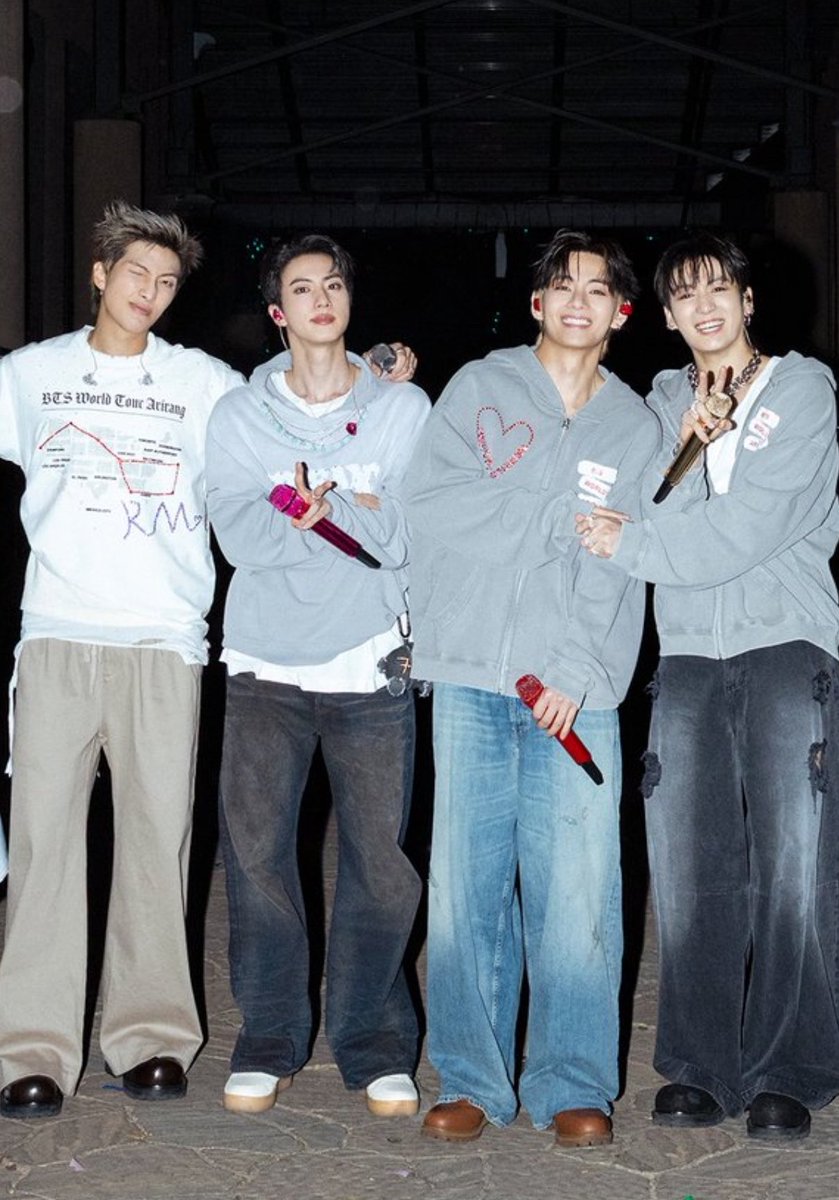 Btsglory13's tweet photo. https://t.co/HRPvWWCotm