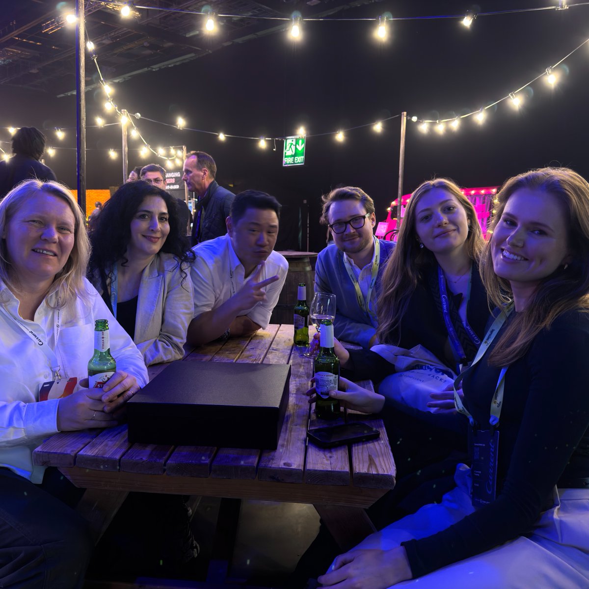 confluentinc's tweet photo. 🌙 Switching to dark mode.

Live music, food, and games are all waiting for you on the ground floor!

#Current26 London: let's party! 🪩 https://t.co/leRilvBHBV