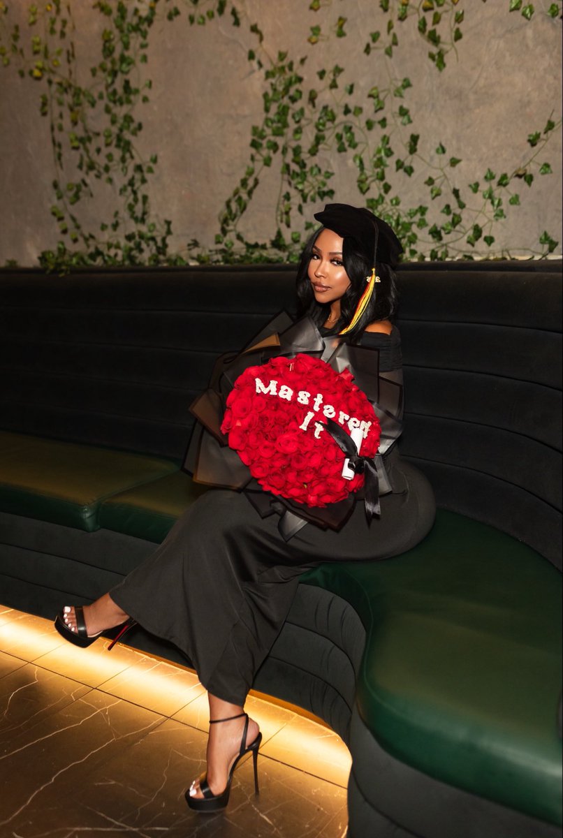 _FlawlessSASHA's tweet photo. Mastered it❤️‍🔥 #GradSZN #Graduation2026 https://t.co/a2eW9ugk1o
