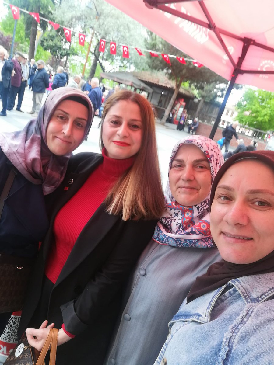 btpakcaabat's tweet photo. Akçaabat Atatürk Parkı’nda
19 Mayıs Atatürk’ü Anma Gençlik ve Spor Bayramı vesilesiyle organize ettiğimiz anma ve kutlama programımızı halkımızın yoğun ilgisi ve katılımıyla beraber gerçekleştirdik! 🇹🇷 https://t.co/NYka0zXWJY