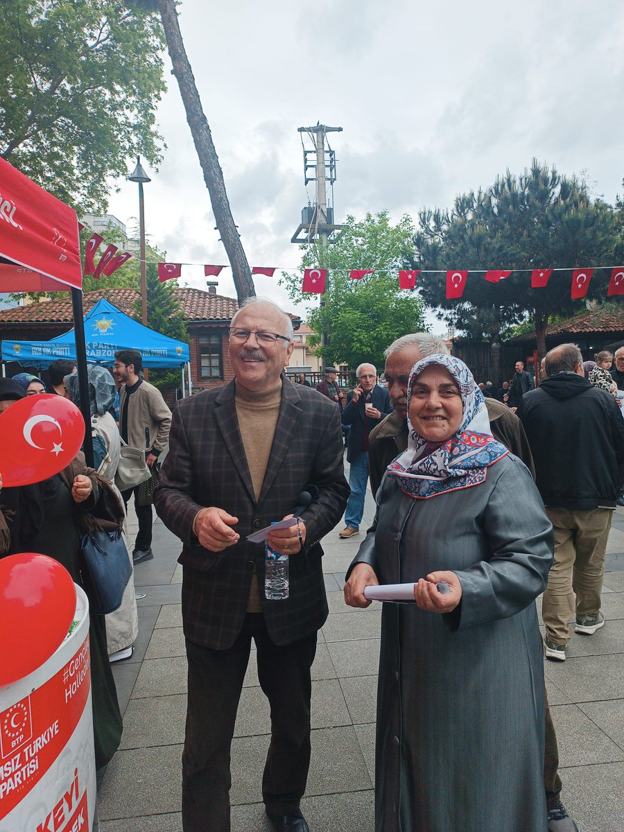 btpakcaabat's tweet photo. Akçaabat Atatürk Parkı’nda
19 Mayıs Atatürk’ü Anma Gençlik ve Spor Bayramı vesilesiyle organize ettiğimiz anma ve kutlama programımızı halkımızın yoğun ilgisi ve katılımıyla beraber gerçekleştirdik! 🇹🇷 https://t.co/NYka0zXWJY