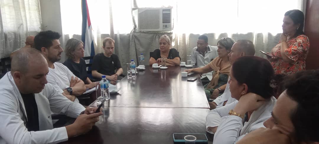AbelHospital's tweet photo. El @AbelHospital  recibe a la Televisión Estatal de Bélgica, quienes visitarán diferentes servicios conociendo de cerca el trabajo que brindan nuestros profesionales  en medio de las dificultades por el recrudecimiento del bloqueo. #CubaPorLavida https://t.co/Th6Ol5yWe4