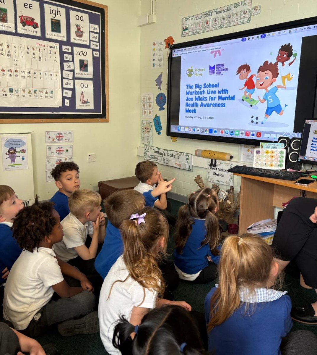 RockinghamJI's tweet photo. Today we participated in the big school work out with Joe Wicks in order to promote mental health and wellbeing .
We shared what we thought it felt like to be healthy and have a good mindset.
We then listened and answered some of the questions online.￼ https://t.co/9s0YCHZsqH