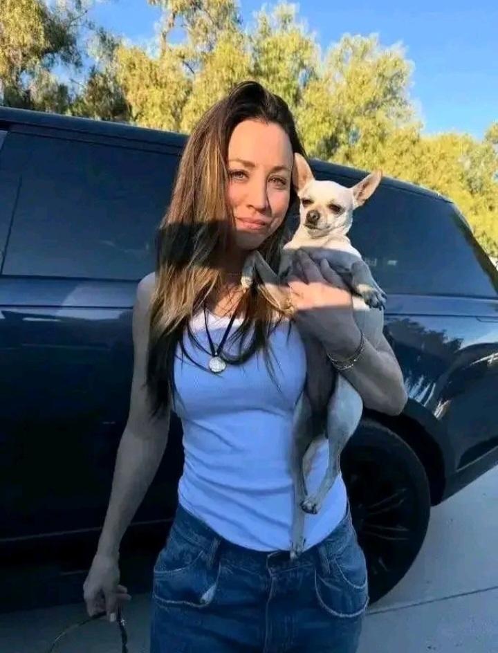 Kaley Cuoco tweet media