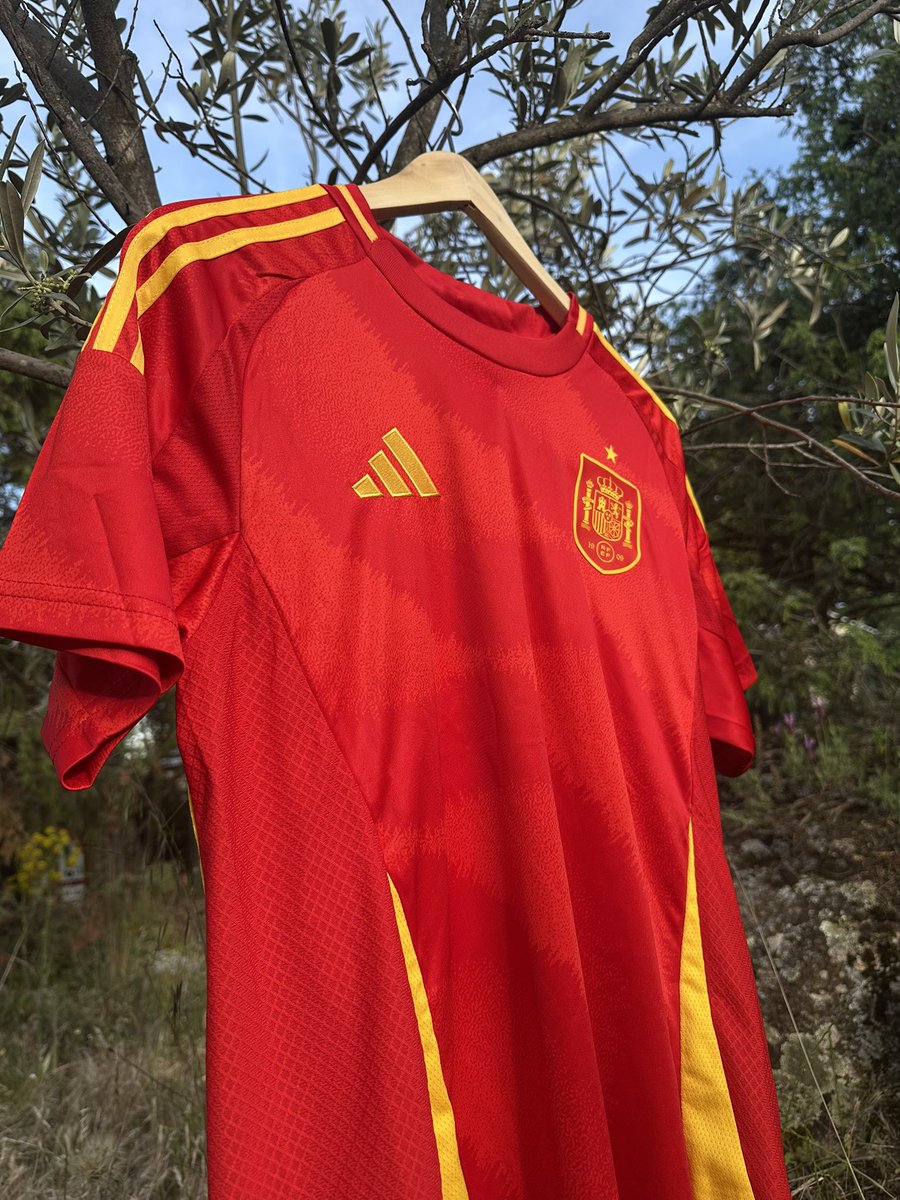 Camis 5 eur Futbol tweet media