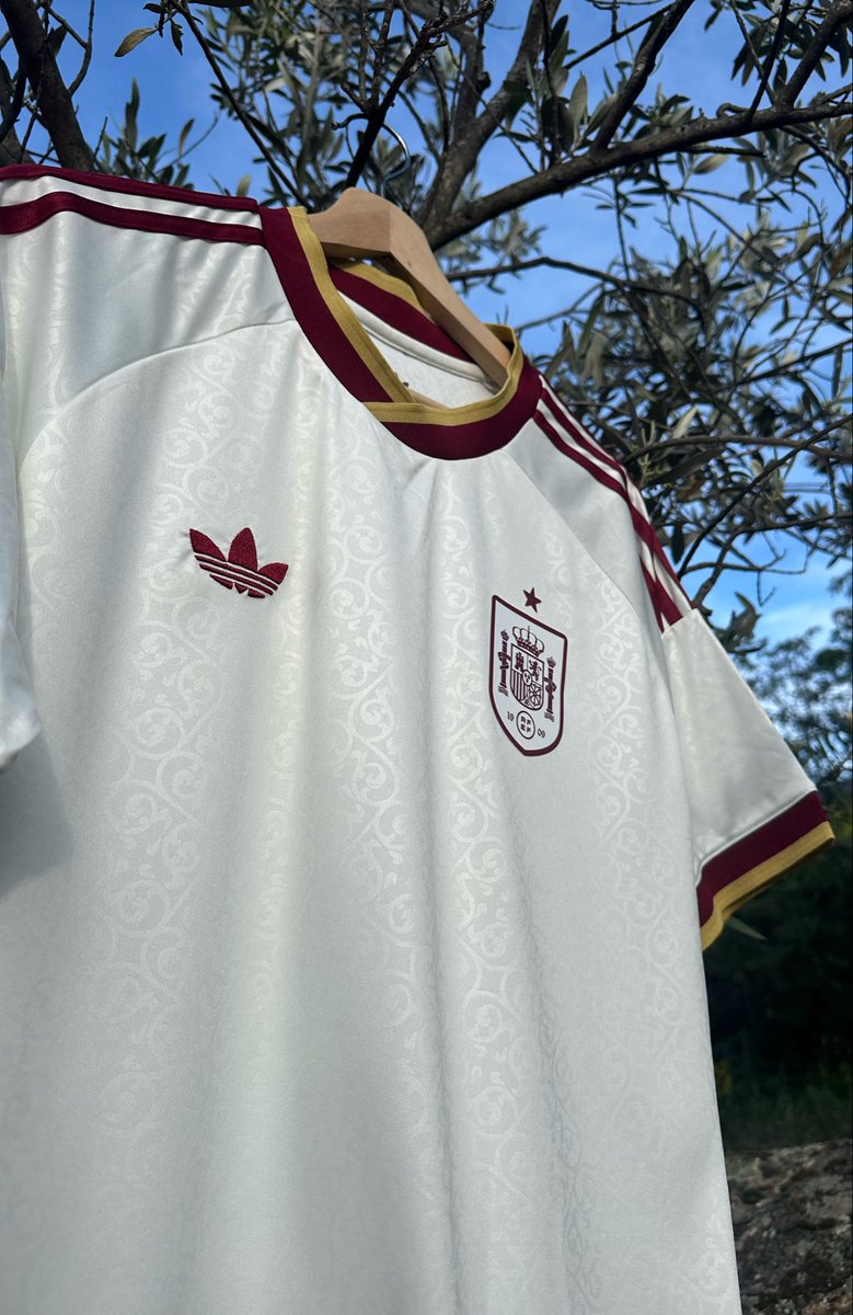 Camis 5 eur Futbol tweet media
