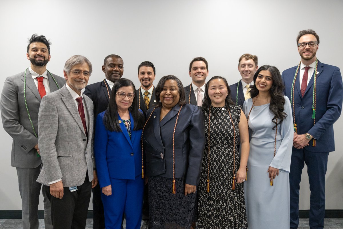 PHSUStLouis's tweet photo. PHSU STL proudly recognized our newest inductees into the Gold Humanism Honor Society and Alpha Omega Alpha Honor Medical Society. These students and physicians were honored for their dedication to compassionate care, academic excellence, leadership, professionalism, and service. https://t.co/otYqDDHGEH