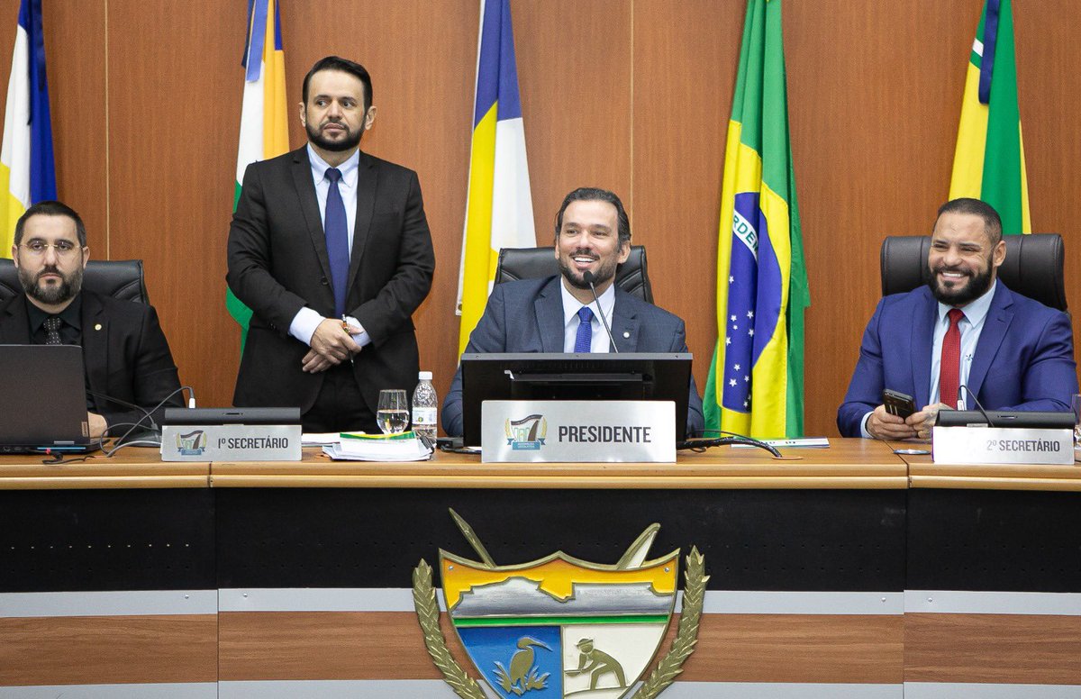 DepJorgeEverton's tweet photo. importância da participação cidadã.

Durante a sessão, também avançamos em uma pauta importante para os servidores do Judiciário, com o reconhecimento do direito à revisão salarial. ⚖️🤝 https://t.co/AWkDuQQg6x