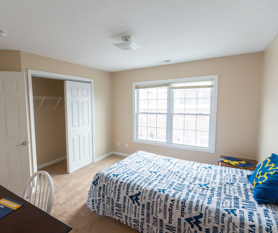 LiveAtMetro_'s tweet photo. Metro Towers offers student living on University Ave, within walking distance of WVU’s stadium, Law School, &amp; both campuses. 1 &amp; 2-bedroom apartments with in-unit laundry, free parking, fitness center, and shared spaces.

Now leasing from $650–$850/month.
https://t.co/Ko7zofIxdX https://t.co/yYnQQQgUWy