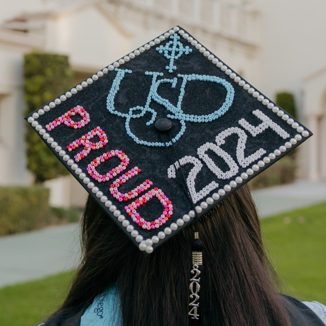 GoUSDAlumni's tweet photo. It's more than a graduation cap, it's family 💙 https://t.co/jdvwQjrN89