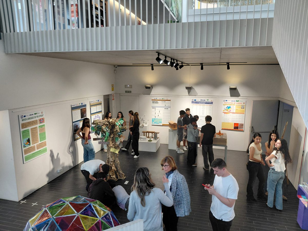 BelleraProjecte's tweet photo. Acabem d'inaugurar la nostra exposició Europe's Kaleidoscope @mcngranollers https://t.co/v9oEQfRuMJ