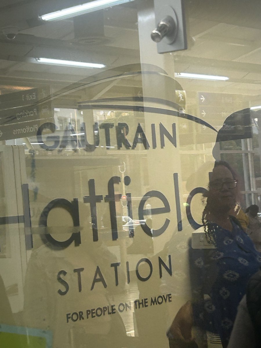 murrayAogle's tweet photo. Dear @TheGautrain

For the love of God, please can you intervene at Hatfield Station.  I’ve sent mails and complained but machines offline, rude and disrespectful staff plus management and a serious lack of interest. Is it a management issue, stakeholders or what ? https://t.co/s4lqBpIDyq