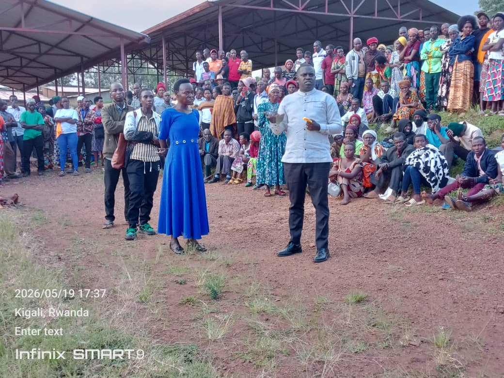 RutungaS's tweet photo. @RutungaS None tariki ya 19/05/2026 mu tugari tugize Umurenge wa Rutunga habaye inteko y'abaturage ku rwego rw'Umurenge yabereye mu kagari ka Indatemwa mu Mudugudu wa karuranga hatanzwe ubutumwa kuri: Umutekano,isuku,SR,MUSA,Ingamba ku cyorezo cya Ebola,Ejo Heza,Drop-out etc. https://t.co/HGXwQTrhHa