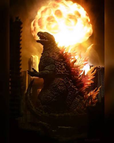 Elfinmew3's tweet photo. @ConnieJoJo2 #TohoTuesday
#Godzilla https://t.co/hbDdAiVYk9